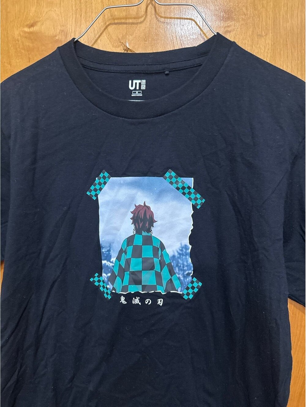 Uniqlo tshirt size medium